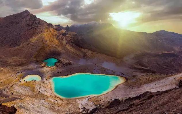 6686体育新西兰一名登山者滚落600米山坡奇迹生还！在NZ登山徒步这些“保命建议”请记牢！(图3)